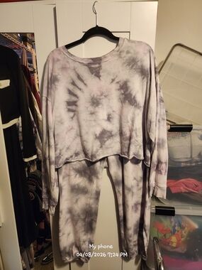 Colsie Gray Sweater with Orange Logo